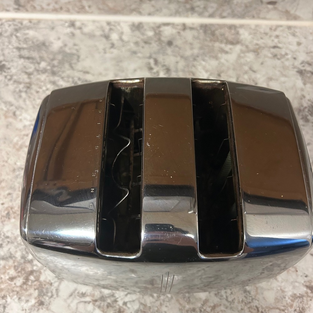 Sunbeam Toaster T-20B 2-Slice Chrome Vintage Art Deco Radiant Control Silver MCM - Picture 2 of 11